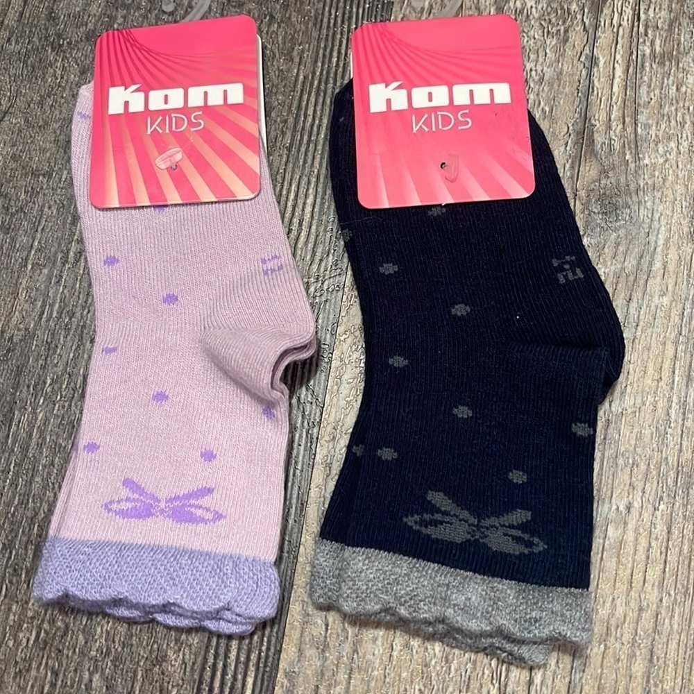 2 baby socks
